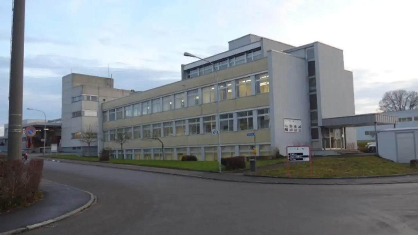 Commercial à louer - Vogelsangstrasse 21, 8307 Effretikon