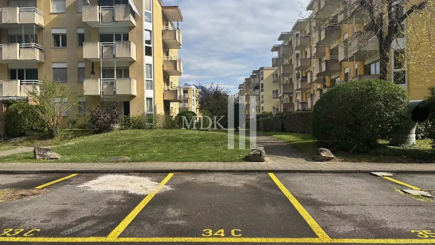 Outdoor parking space for rent - Chemin Des Semilles 23, 1870 Monthey