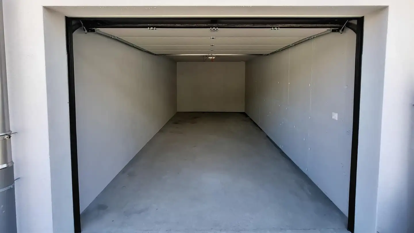 Place de parking couverte à louer - 3970 Salgesch - Photo 2