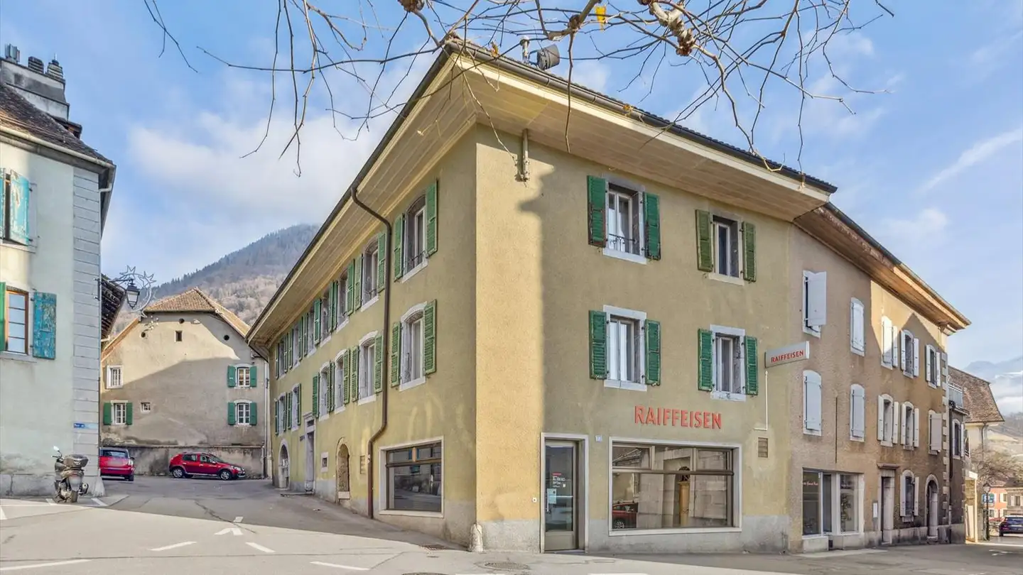 Mixed-use building for sale - 1867 Ollon VD