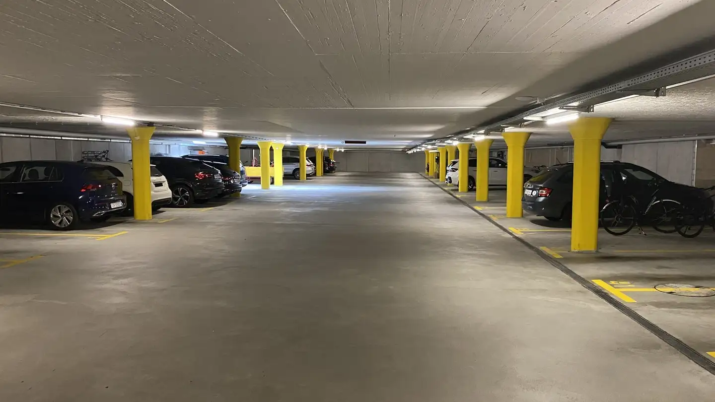 Parcheggio esterno in affitto - Im Widacher 7, 8603 Schwerzenbach