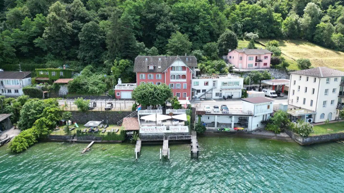 Mischgenutztes Gebäude kaufen - Via Al Confine 17, 6827 Brusino Arsizio