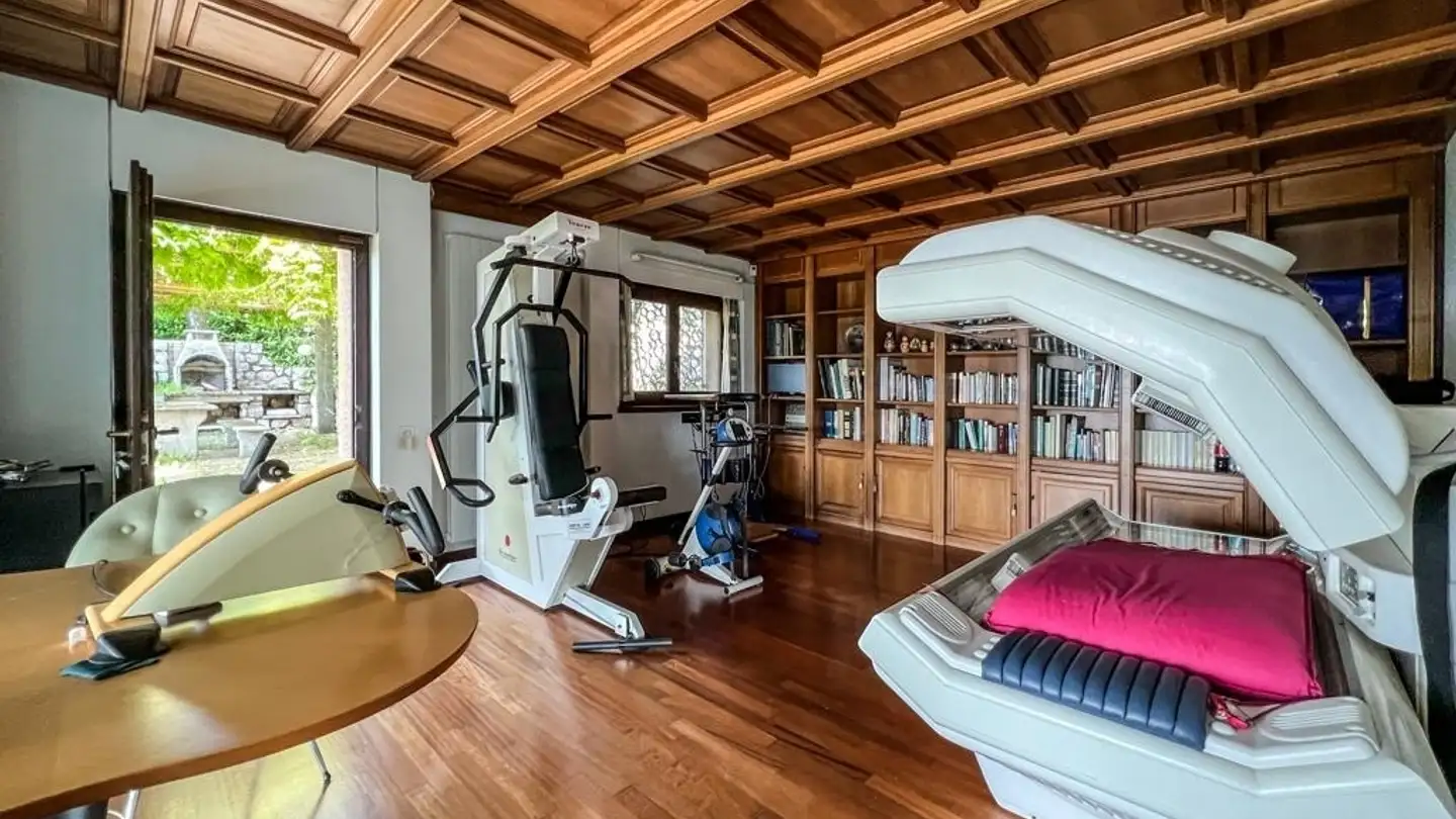 Stepped house for sale - 6865 Tremona - Photo 2