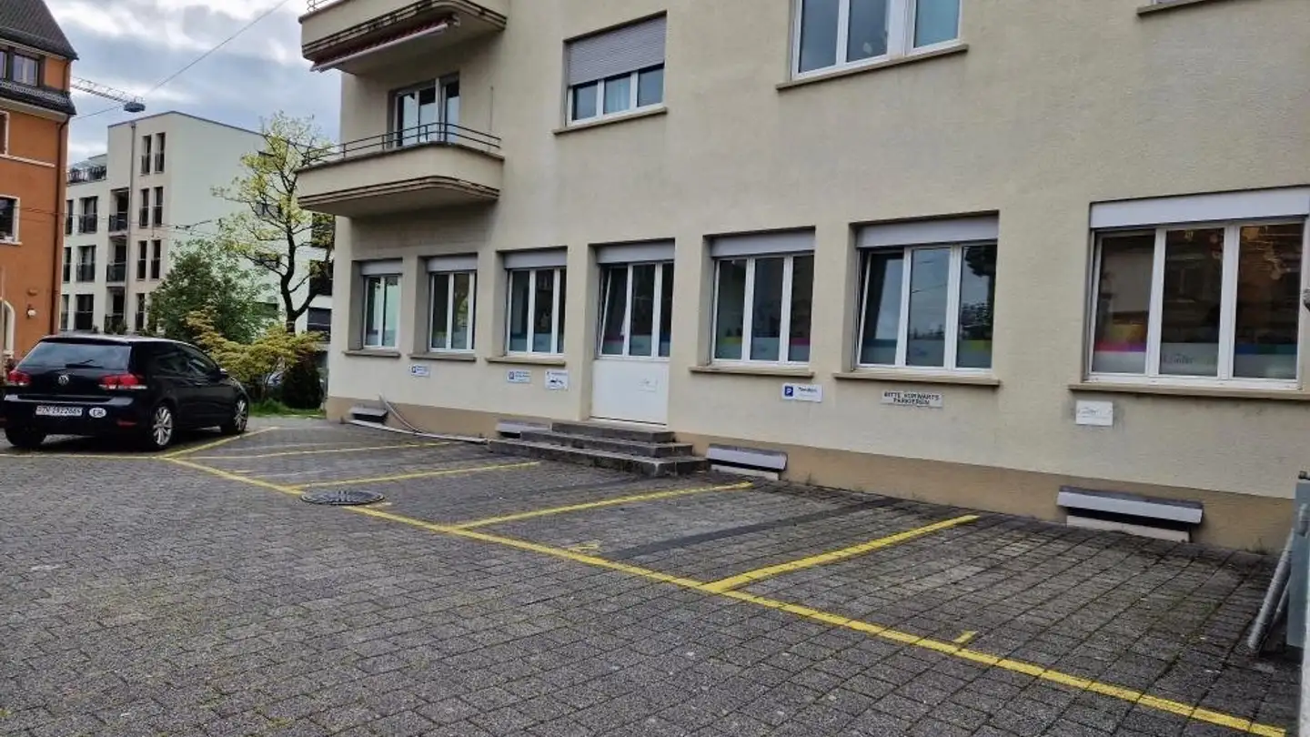 Place de parking extérieure à louer - Albisriederstrasse 180, 8047 Zürich