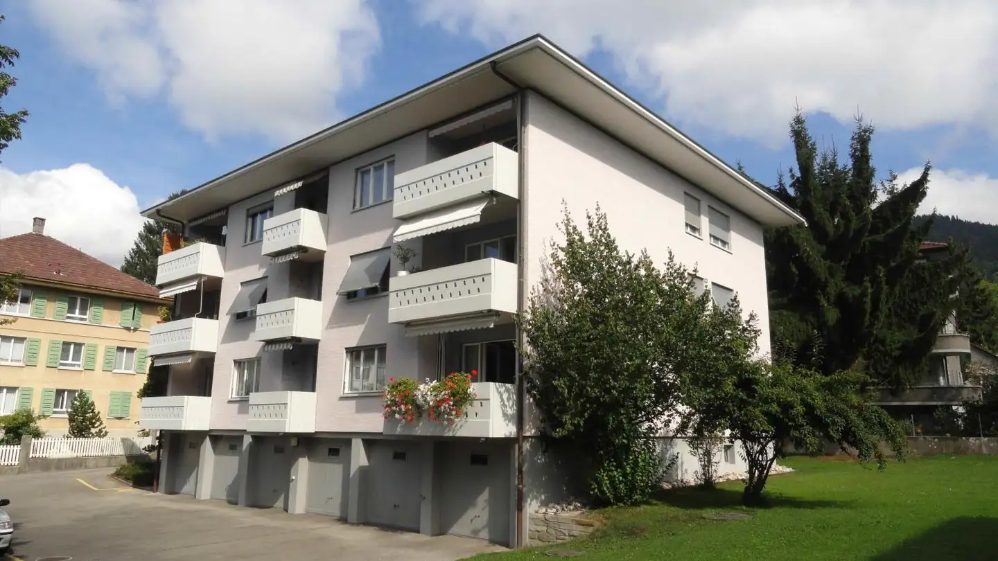 Place de parking extérieure à louer - Rougemontweg 1, 3626 Hünibach