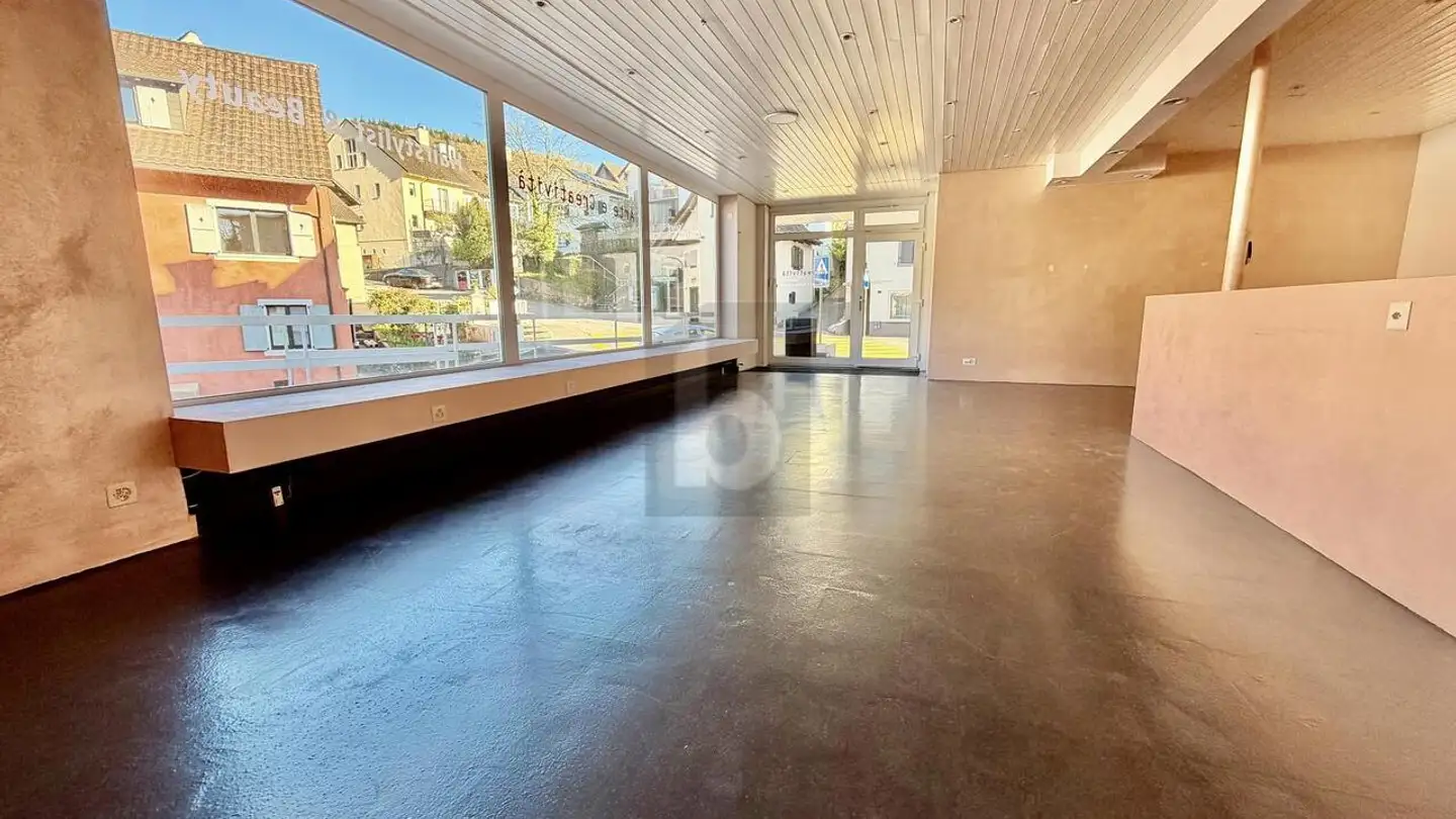 Magasin à louer - 4414 Füllinsdorf