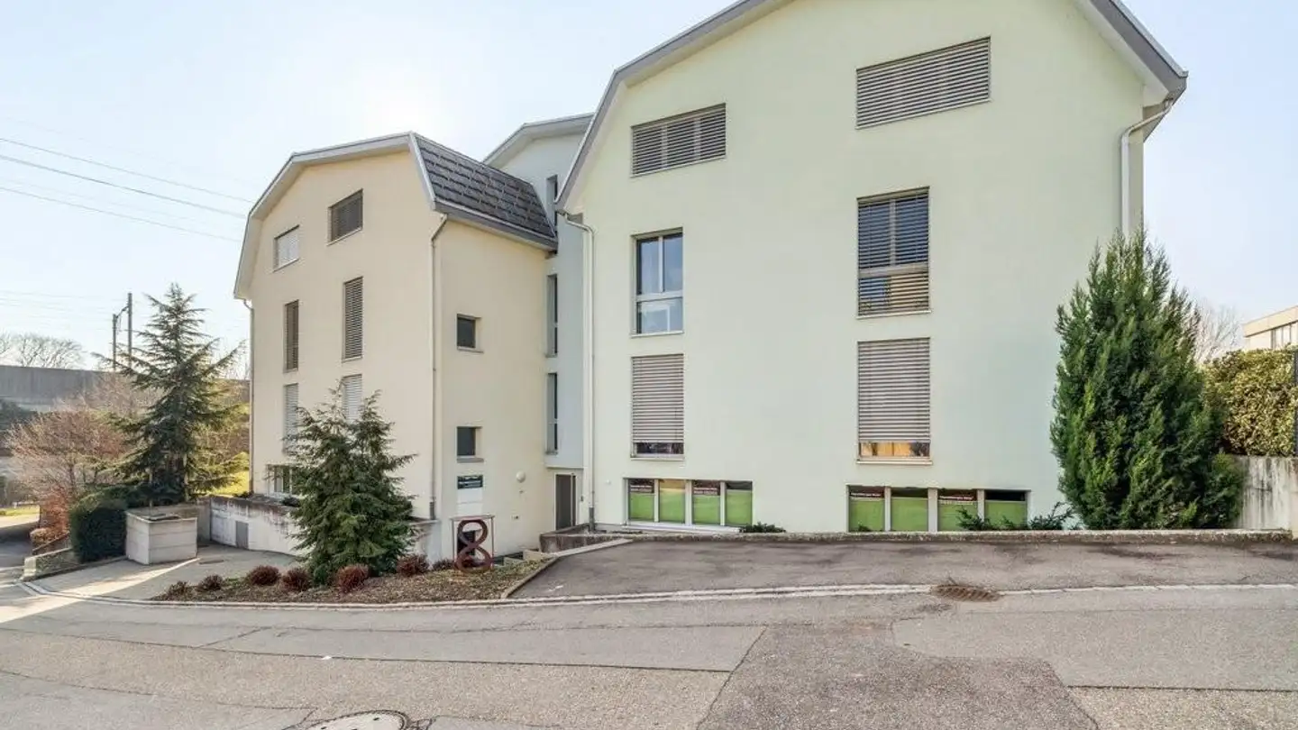 Tiefgaragenstellplatz mieten - Hausmattweg 8, 4302 Augst BL