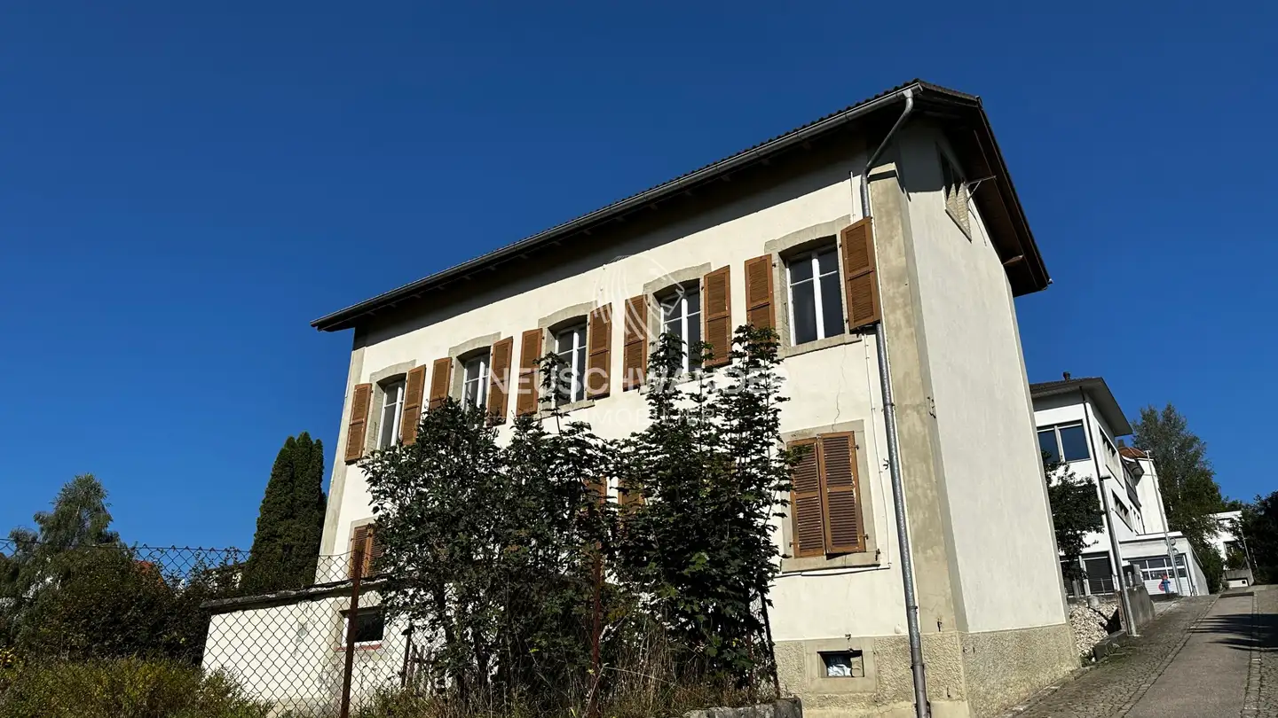 Mischgenutztes Gebäude kaufen - 2732 Reconvilier