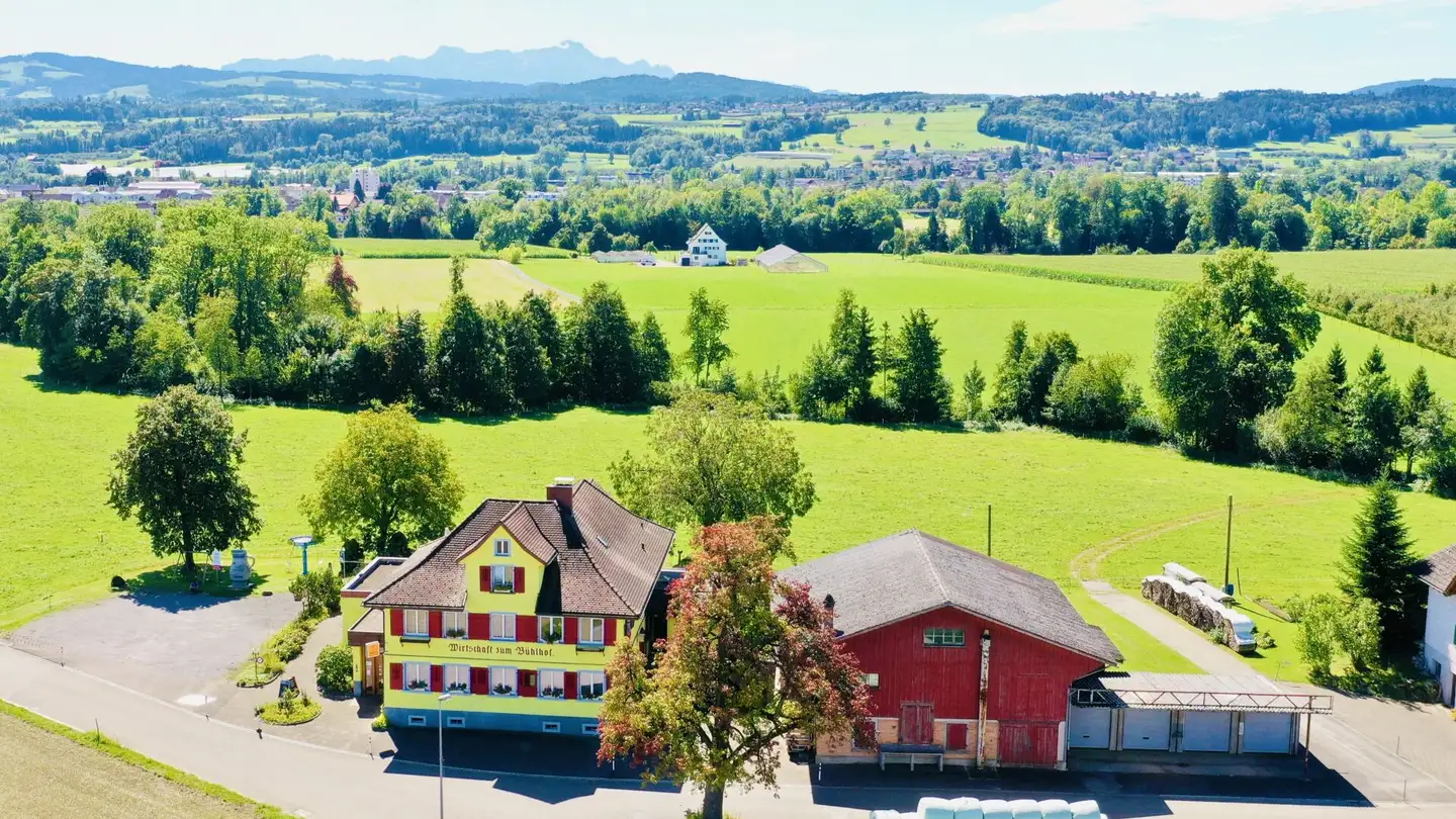 Mixed-use building for sale - 9320 Arbon