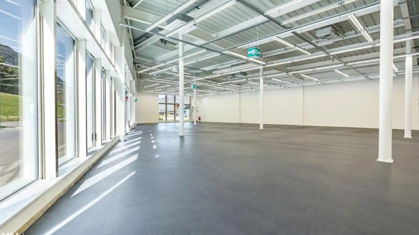 Commercial for rent - Alte Kantonstrasse 10, 3930 Eyholz - Photo 2