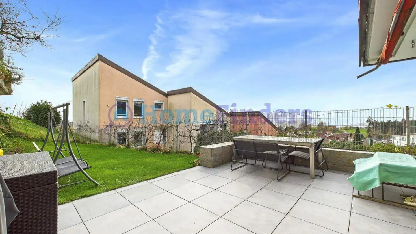 Row house for sale - 8737 Gommiswald