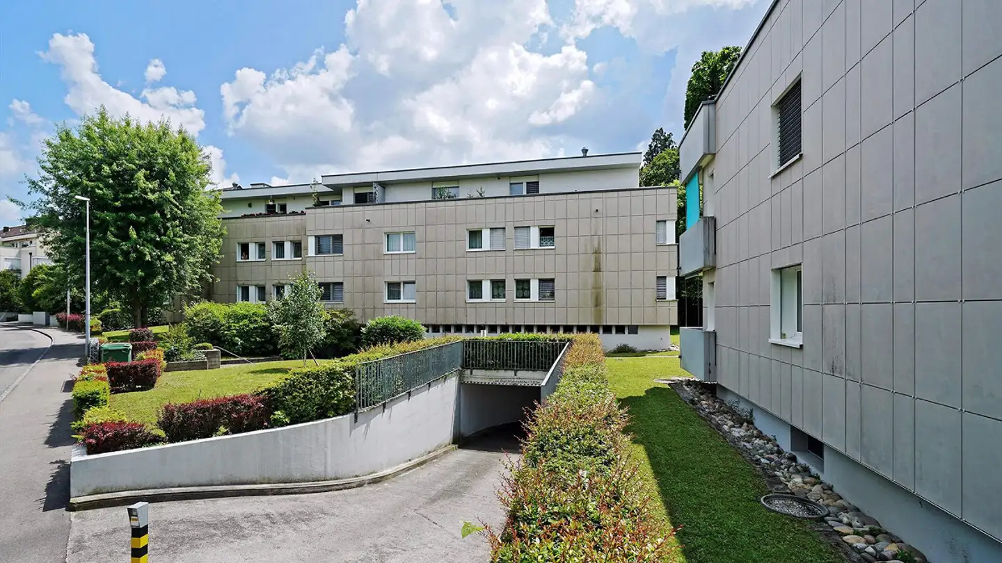 Überdachter Motorradparkplatz mieten - Im Gehracker 5, 4125 Riehen