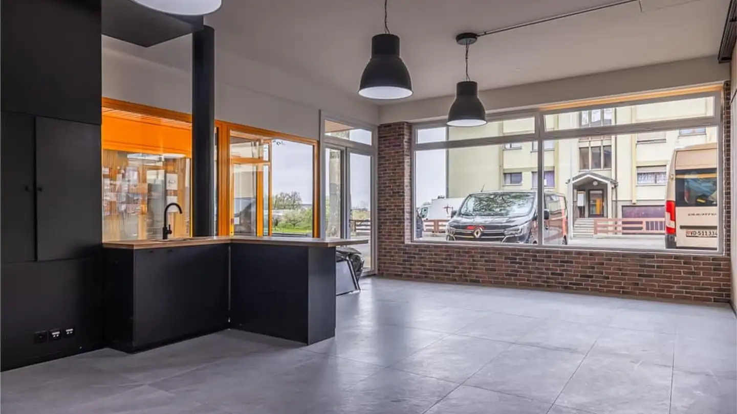 Commercial for sale - 1896 Miex