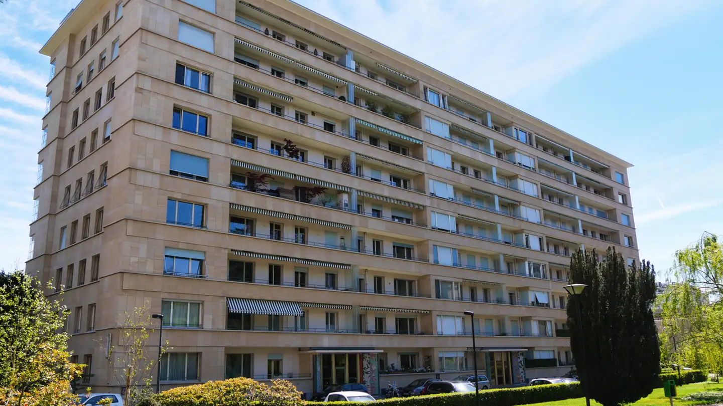 Place de parking extérieure à louer - Parc Du Château-Banquet 14, 1202 Genève