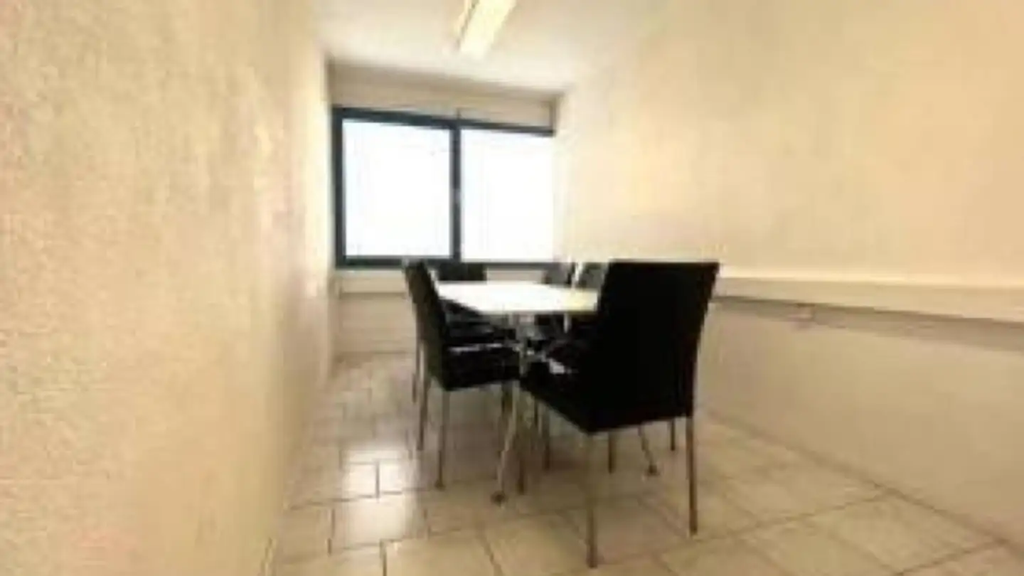 Spazio ufficio in affitto - Gewerbezone Widalmi 10, 3216 Ried b. Kerzers