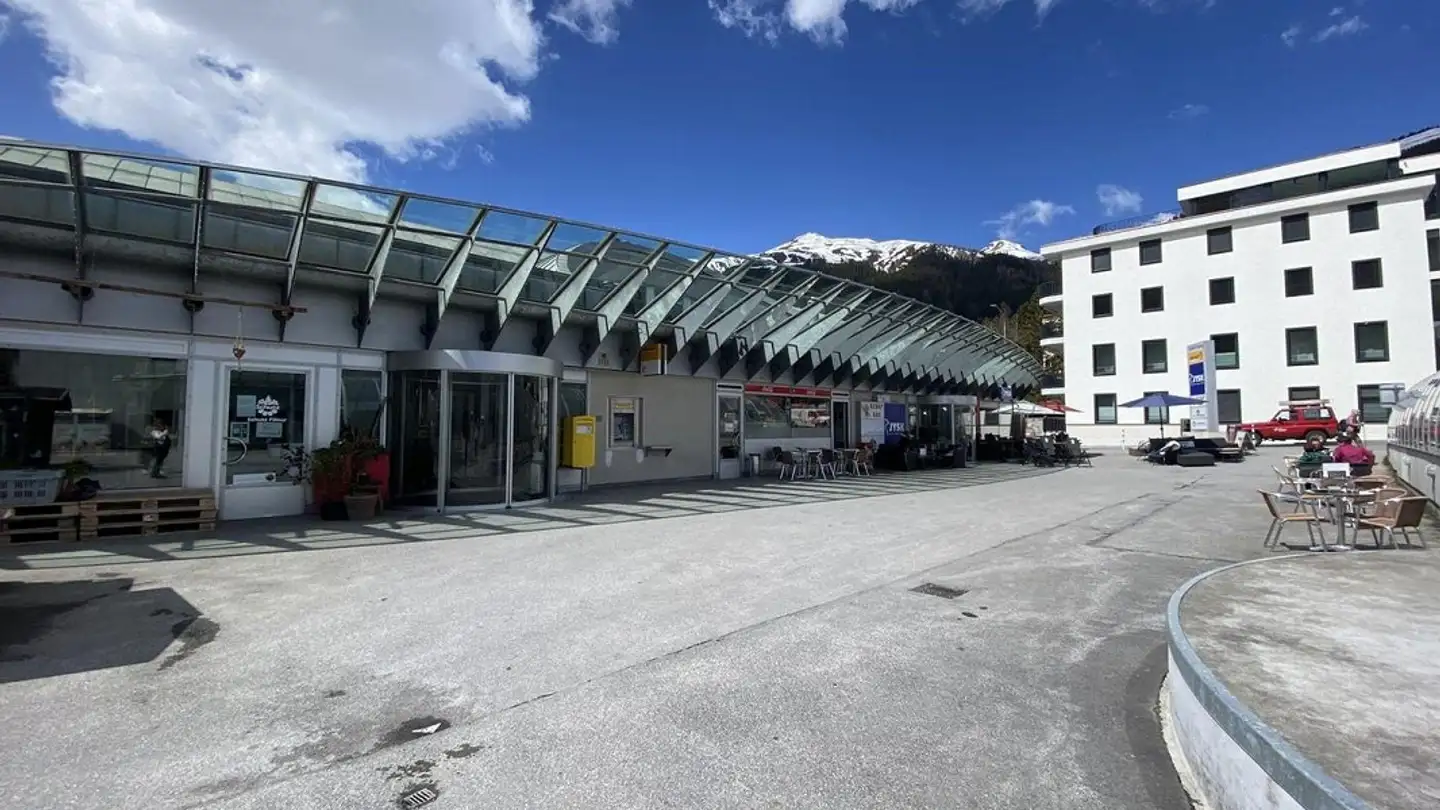 Commercial à louer - Bahnhofstrasse Platz 3, 7270 Davos Platz - Photo 2