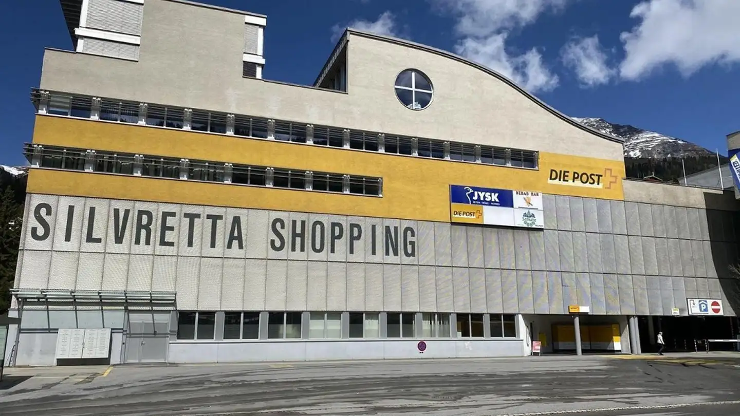 Commercial à louer - Bahnhofstrasse Platz 3, 7270 Davos Platz