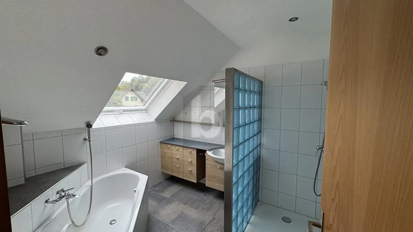 Penthouse for rent - Aarwangen, 4912 Aarwangen - Photo 4