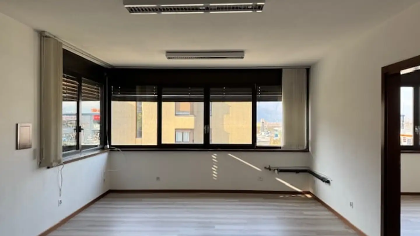 Spazio ufficio in affitto - In Busciurina 1, 6528 Camorino - Foto 2