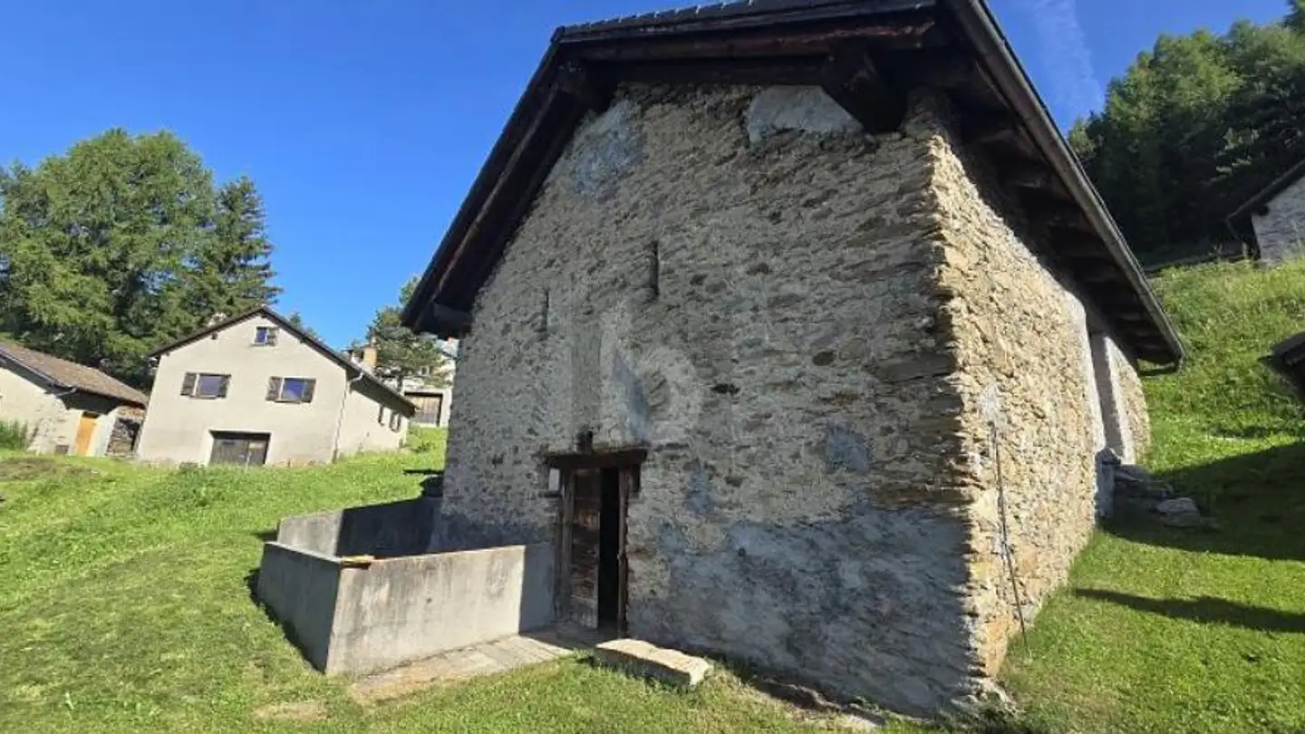 Chalet à vendre - 6777 Quinto
