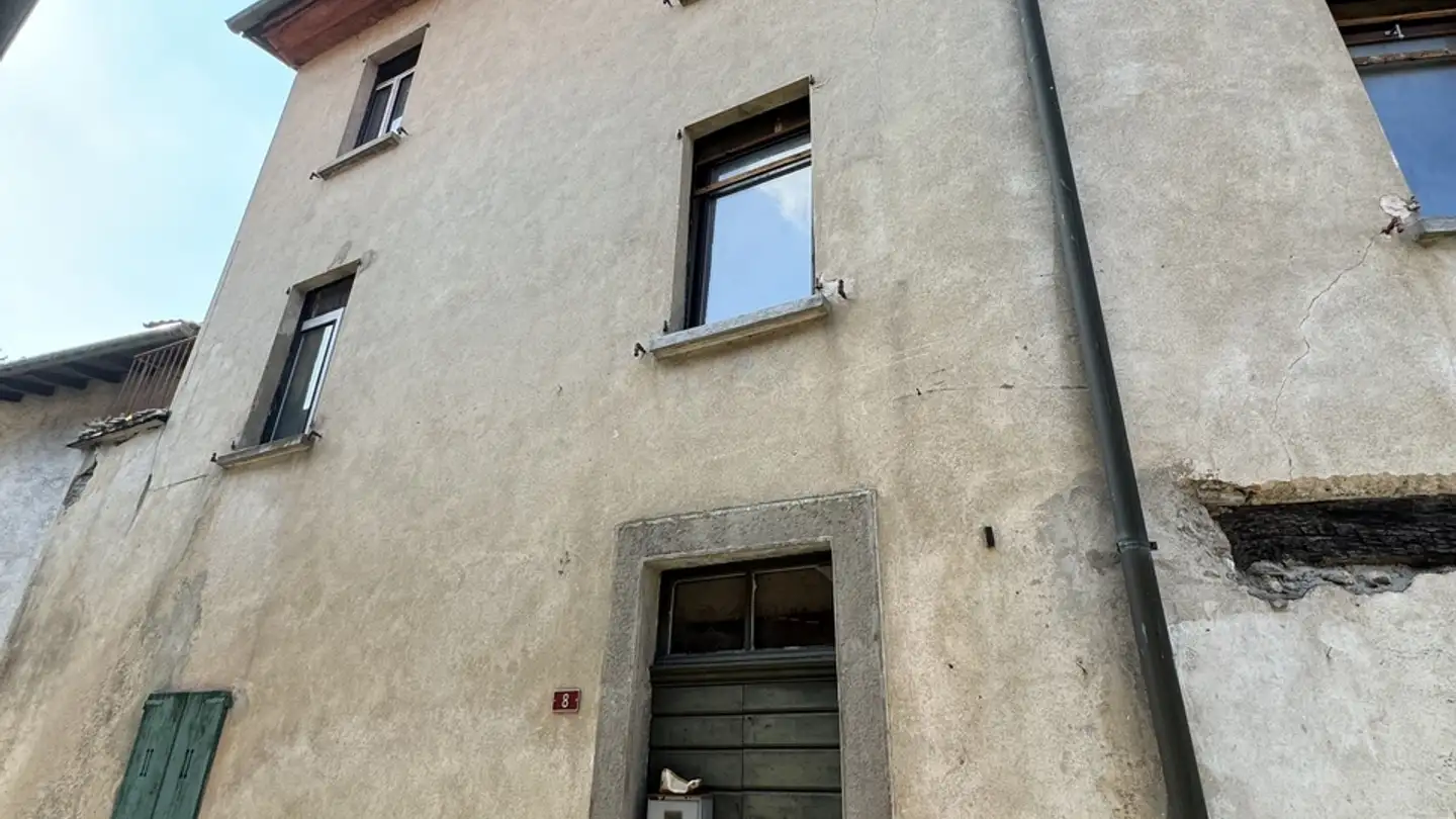 Workshop for sale - 6998 Monteggio