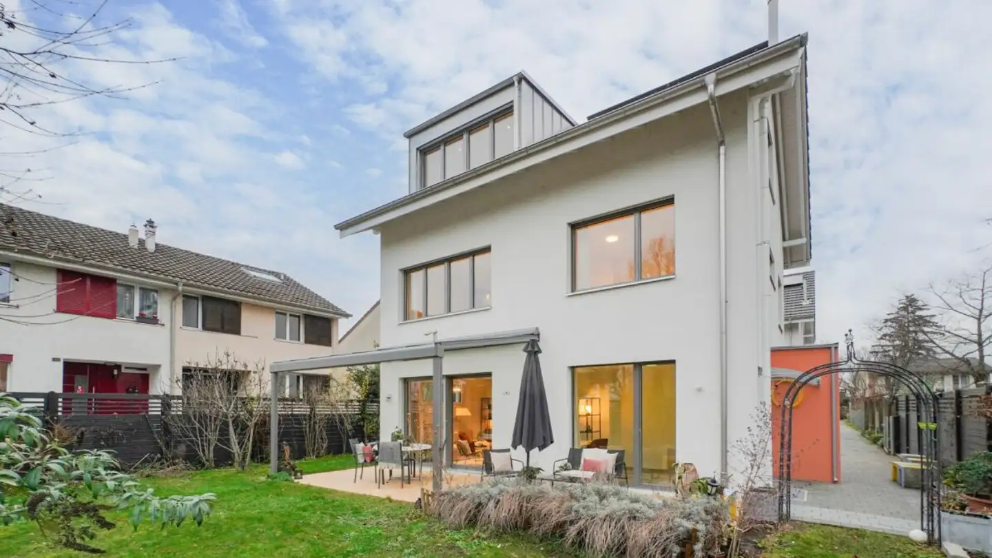 Einfamilienhaus kaufen - 4147 Aesch BL