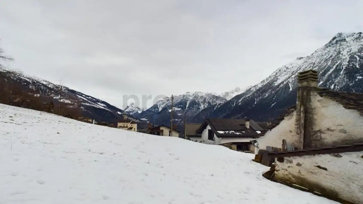 Constructible plot for sale - 6716 Acquarossa