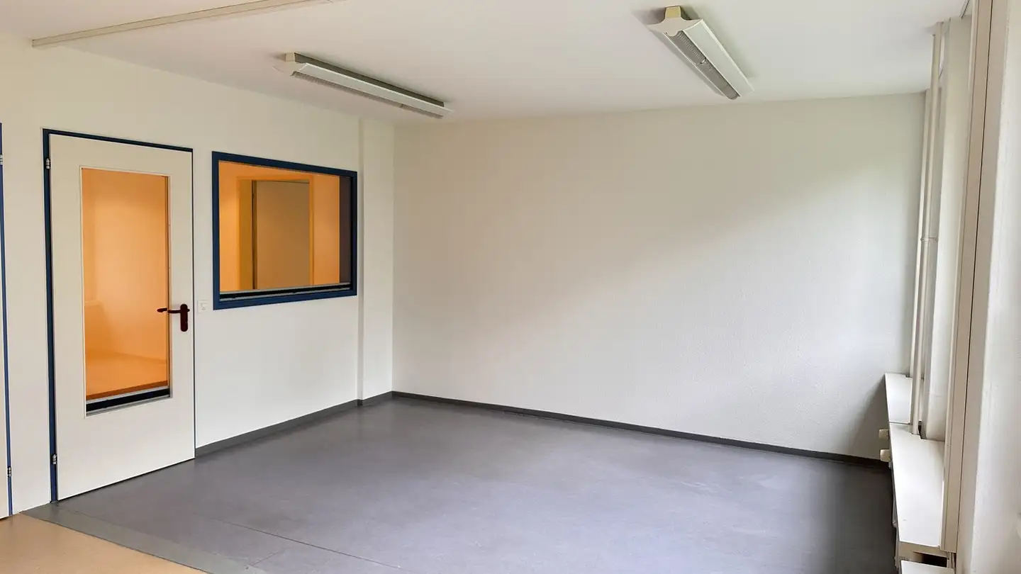 Commercial à louer - Geissacher 8, 8126 Zumikon - Photo 2