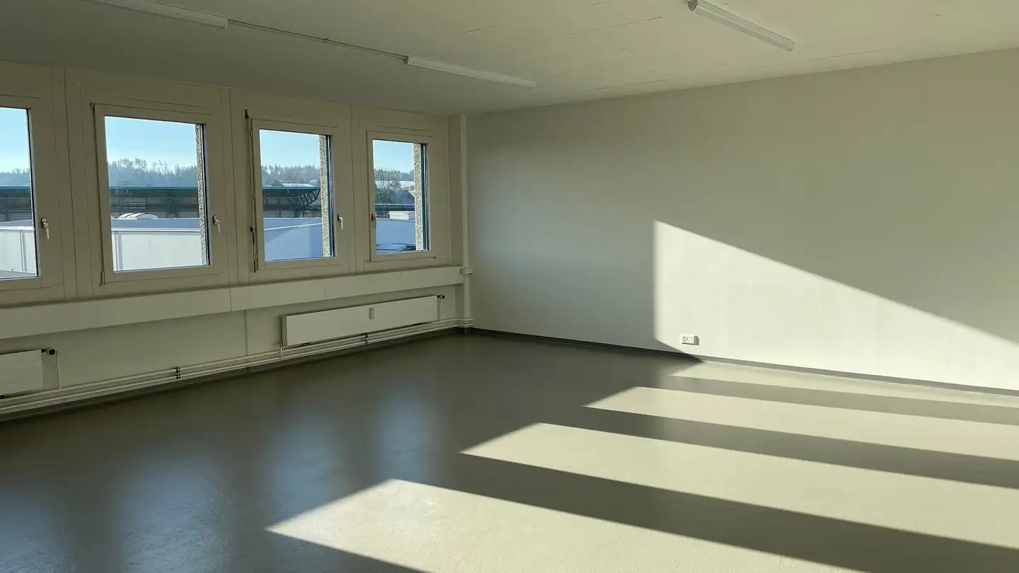 Bureau à louer - Riedmattstrasse 9, 8153 Rümlang