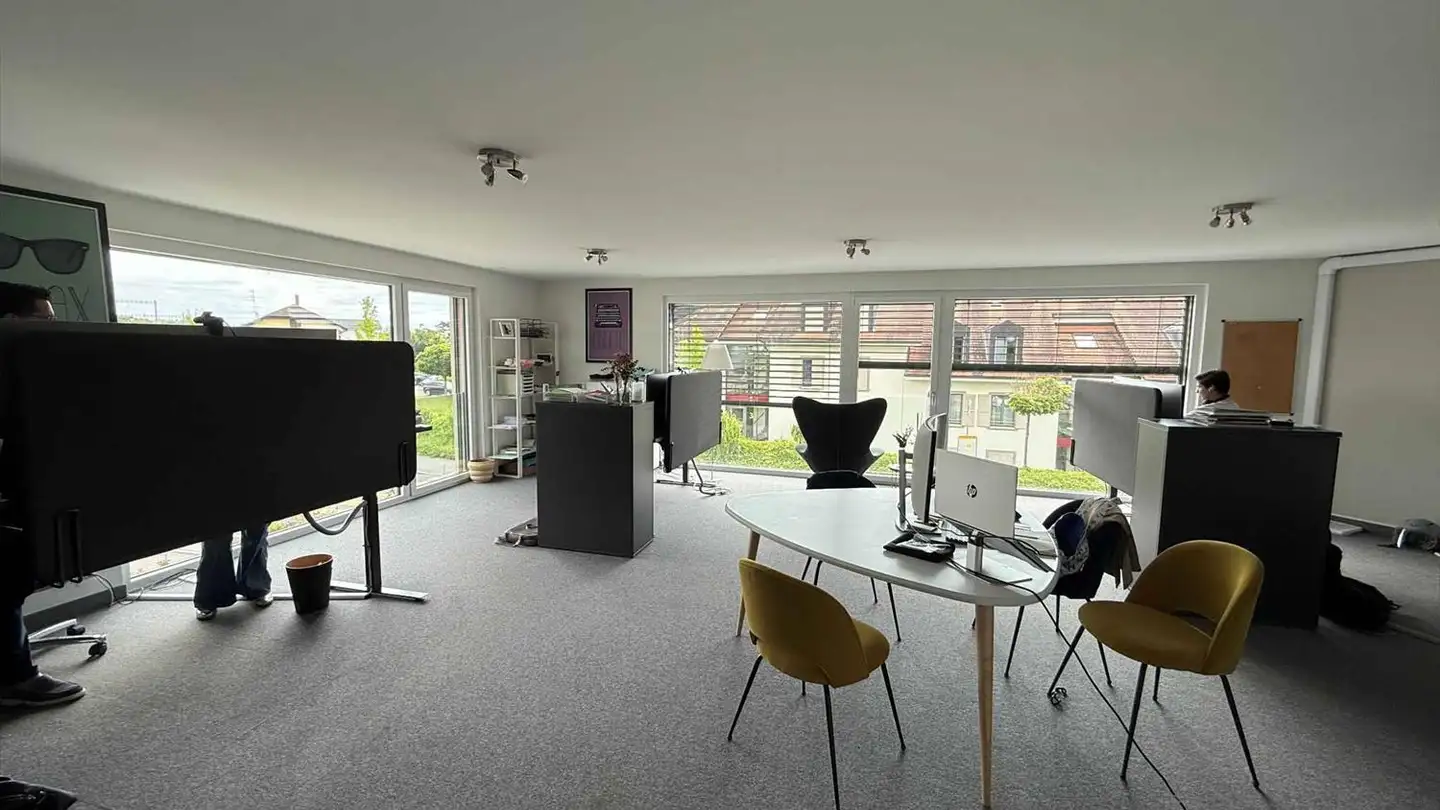 Commerciale in affitto - 1295 Mies - Photo 2