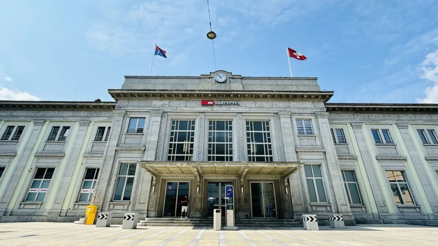 Grand magasin à louer - Via Giuseppe Motta 3, 6830 Chiasso