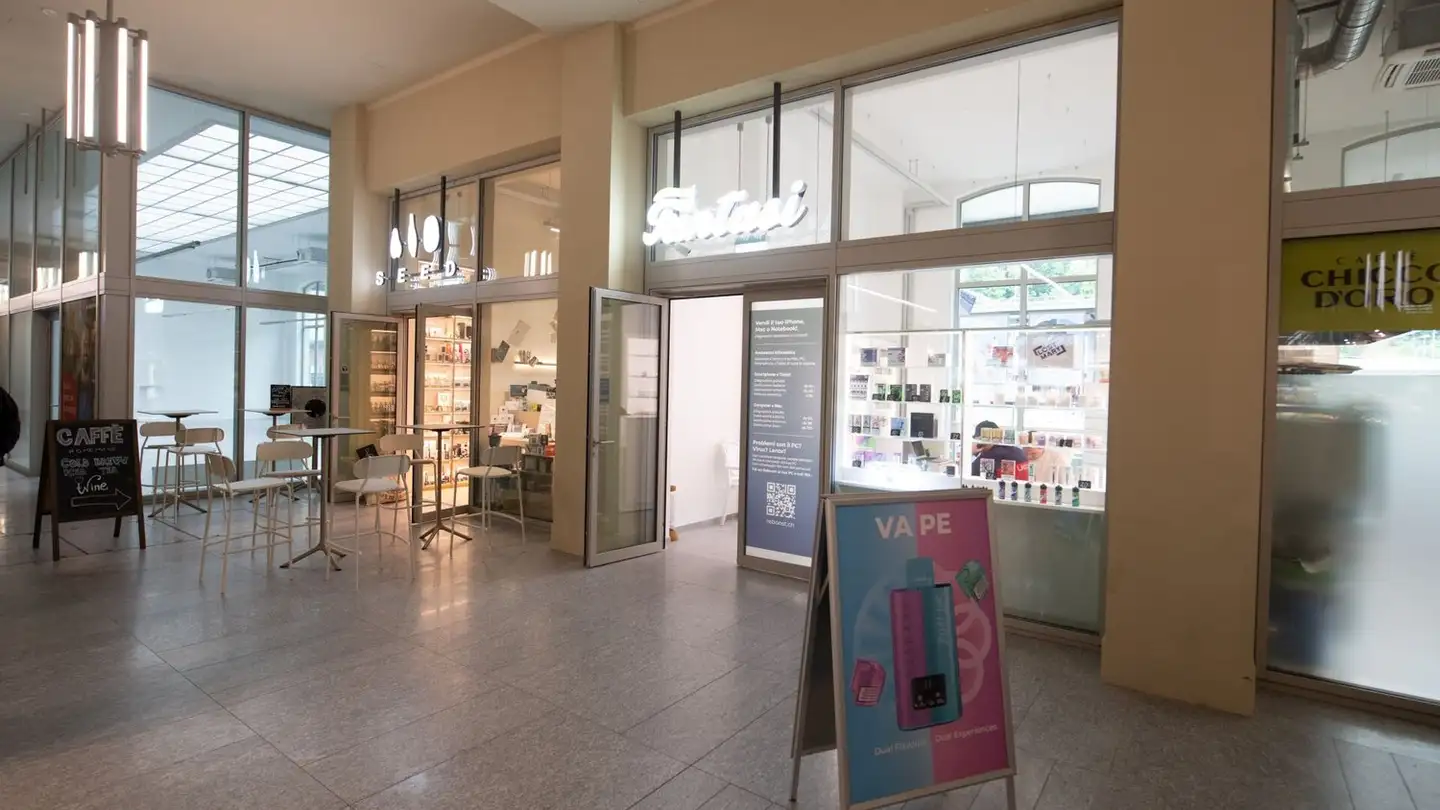 Grand magasin à louer - Via Giuseppe Motta 3, 6830 Chiasso - Photo 3