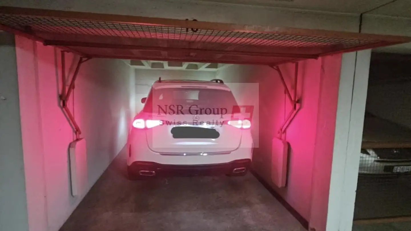 Covered parking space for rent - 1208 Genève