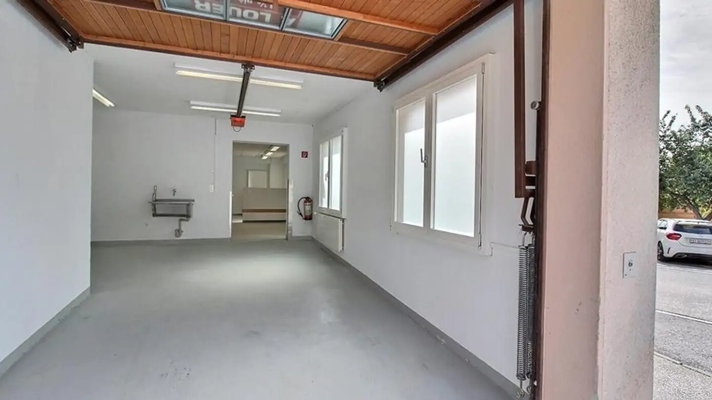 Mixed-use building for rent - Rue Du Pontèt 12, 3971 Chermignon