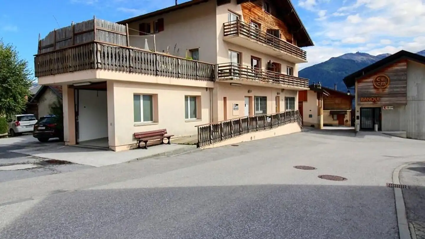 Immeuble mixte à louer - Rue Du Pontèt 12, 3971 Chermignon - Photo 2