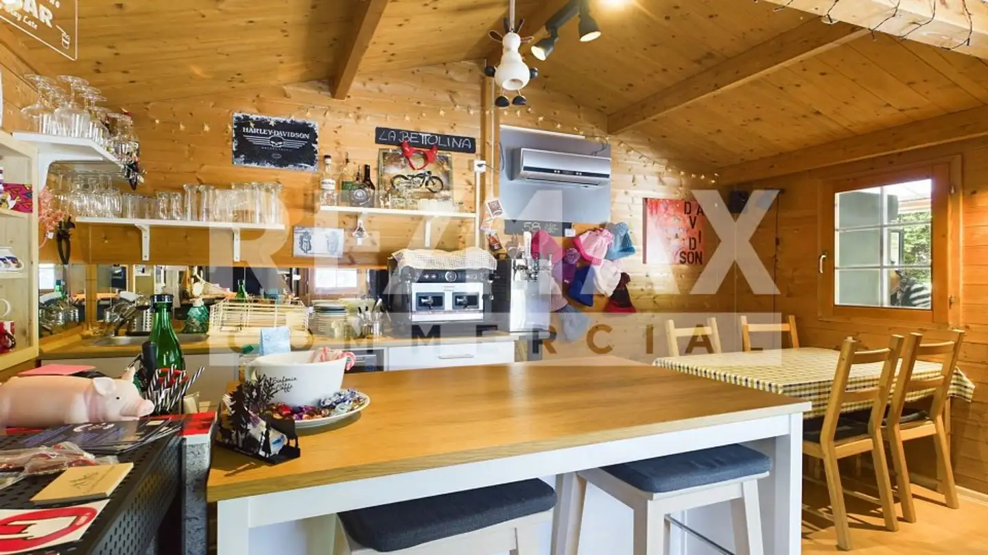 Commerciale in vendita - 6546 Cauco