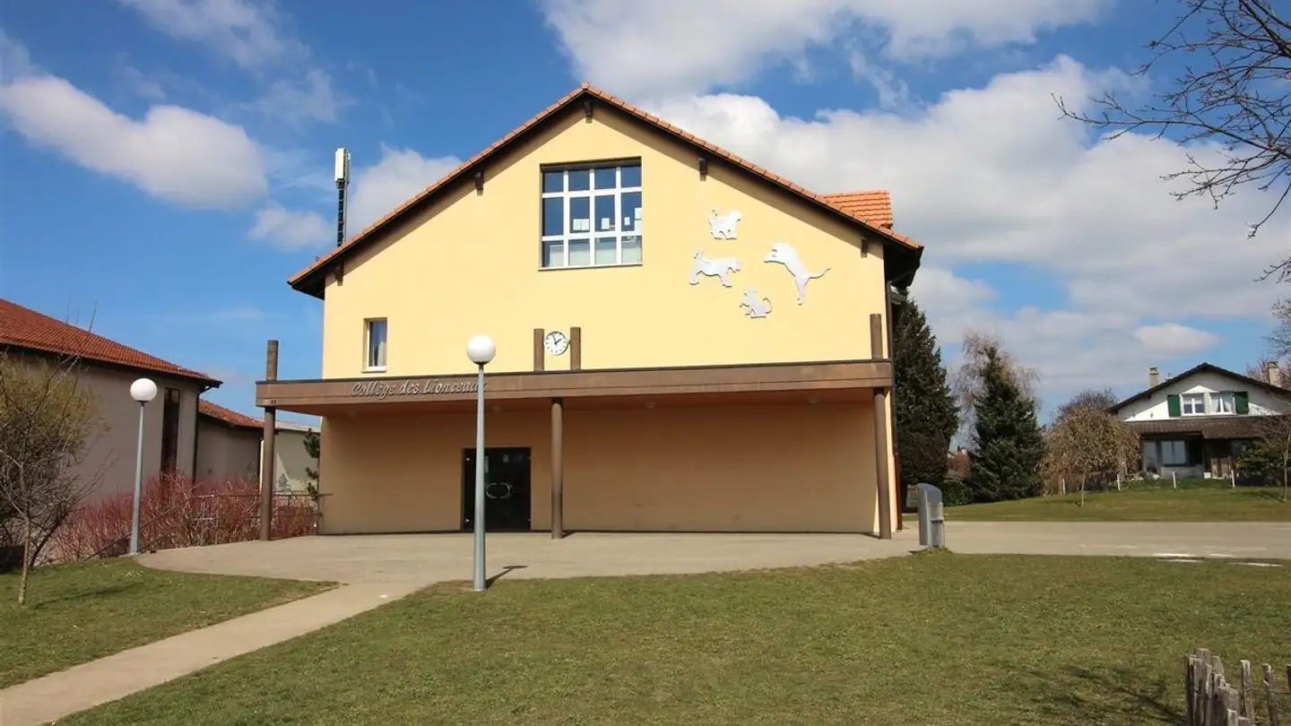 Semi-detached house for sale - 1041 Bottens - Photo 2