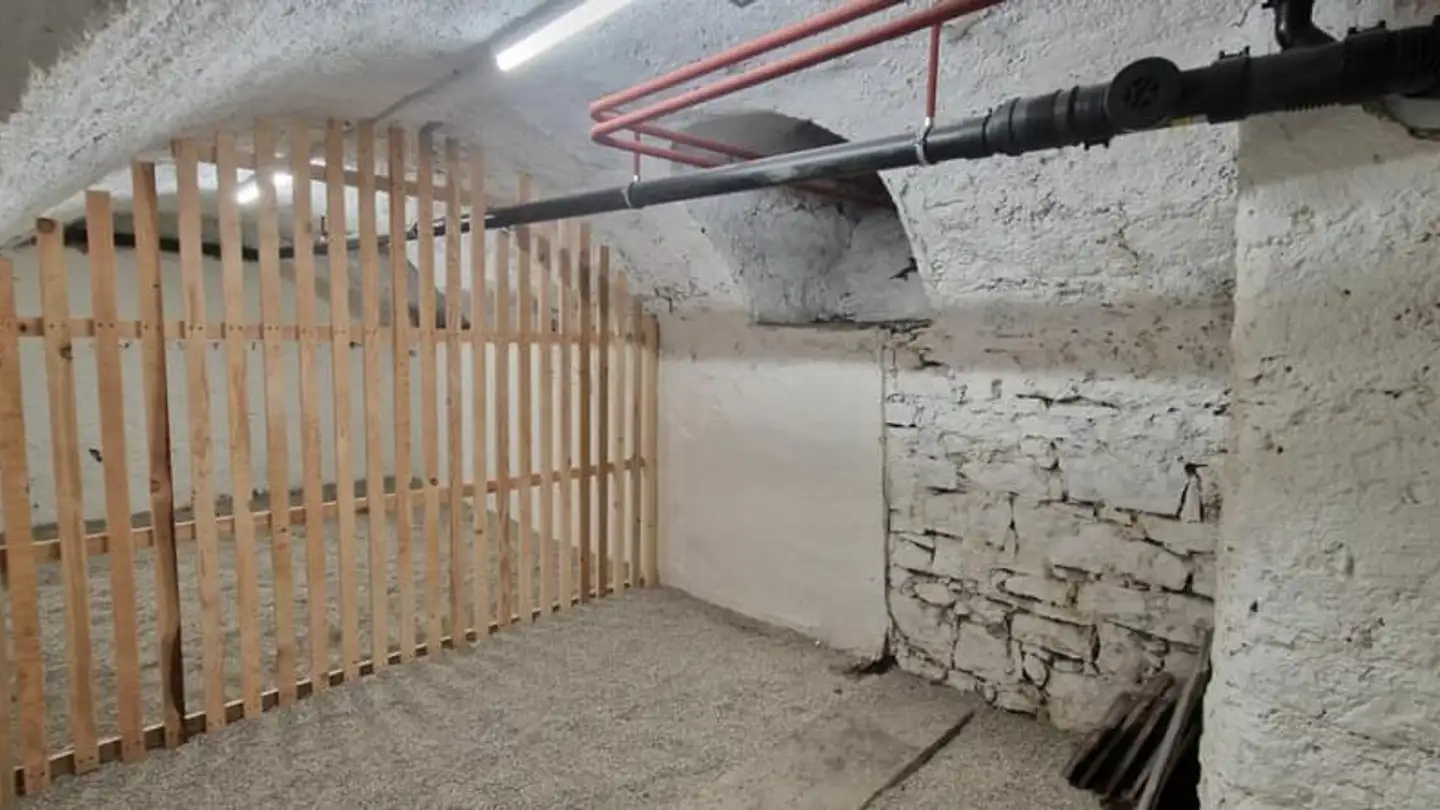 Commercial for rent - Rue De La Serre 96, 2300 La Chaux-de-Fonds - Photo 2