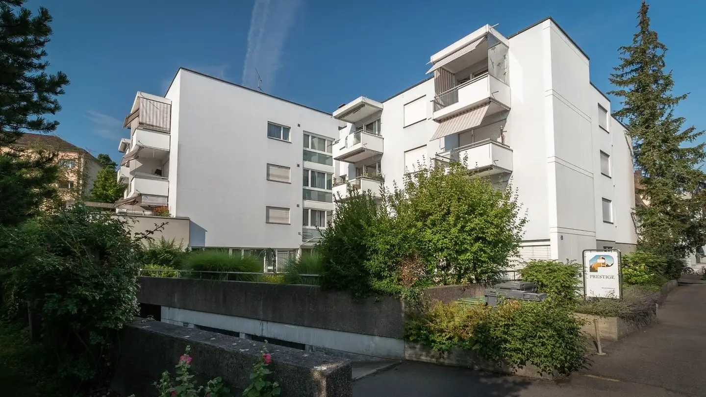 Überdachter Motorradparkplatz mieten - Berninastrasse 29, 8057 Zürich