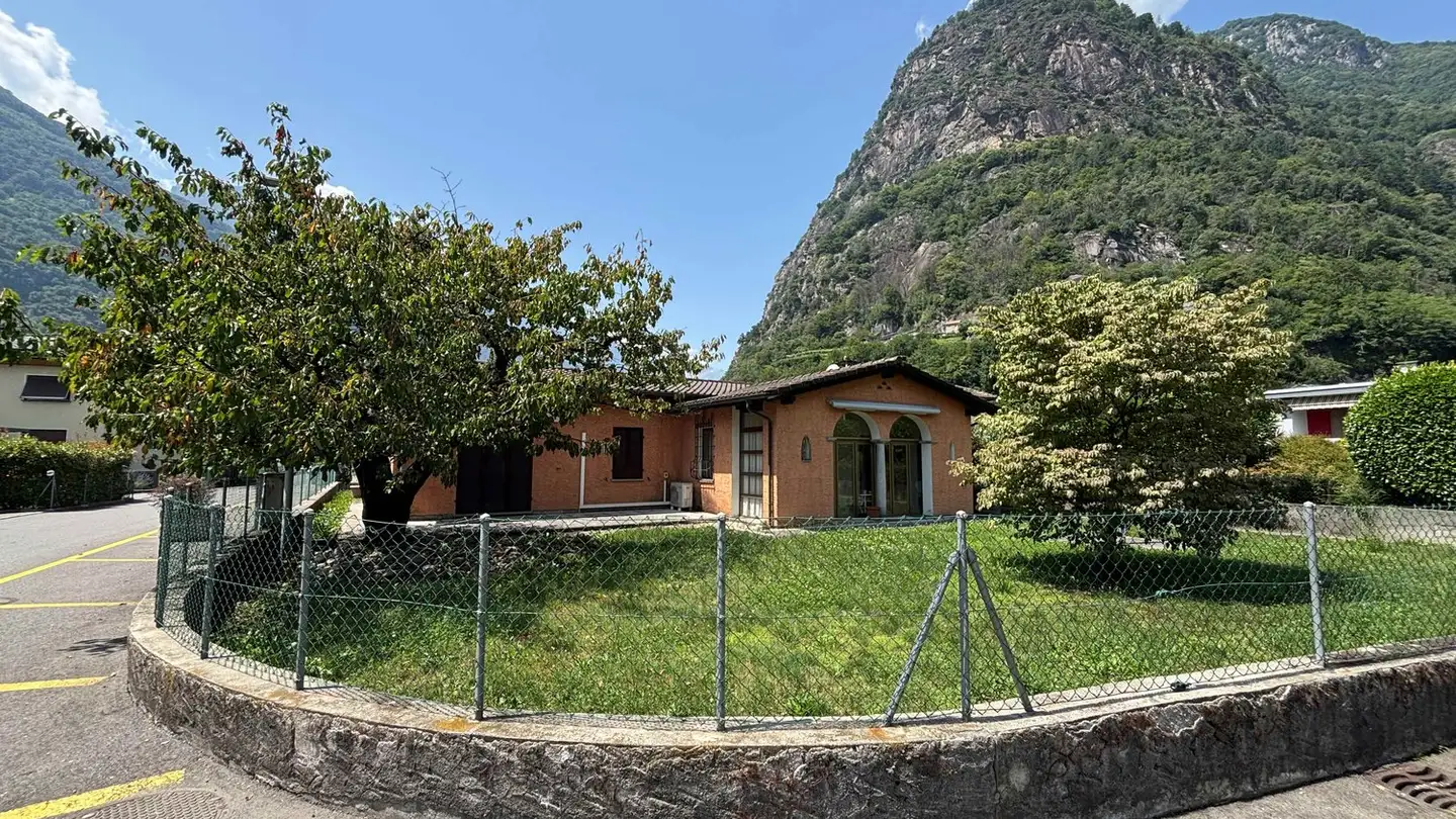 Casa singola in vendita - Via Ponte Vecchio 19, 6742 Pollegio - Photo 2