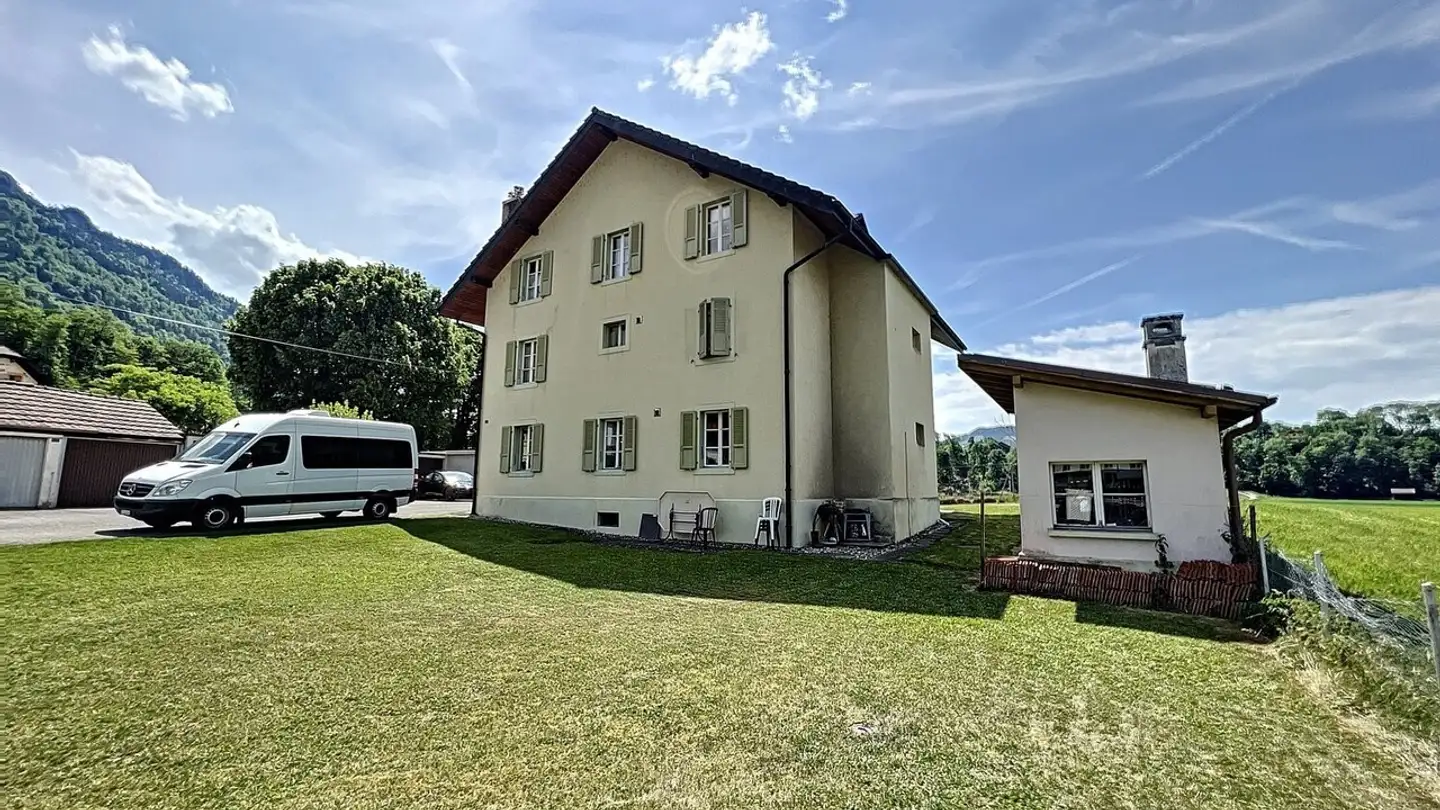 Apartment for rent - Rue Jules-Bellet, 1636 Broc