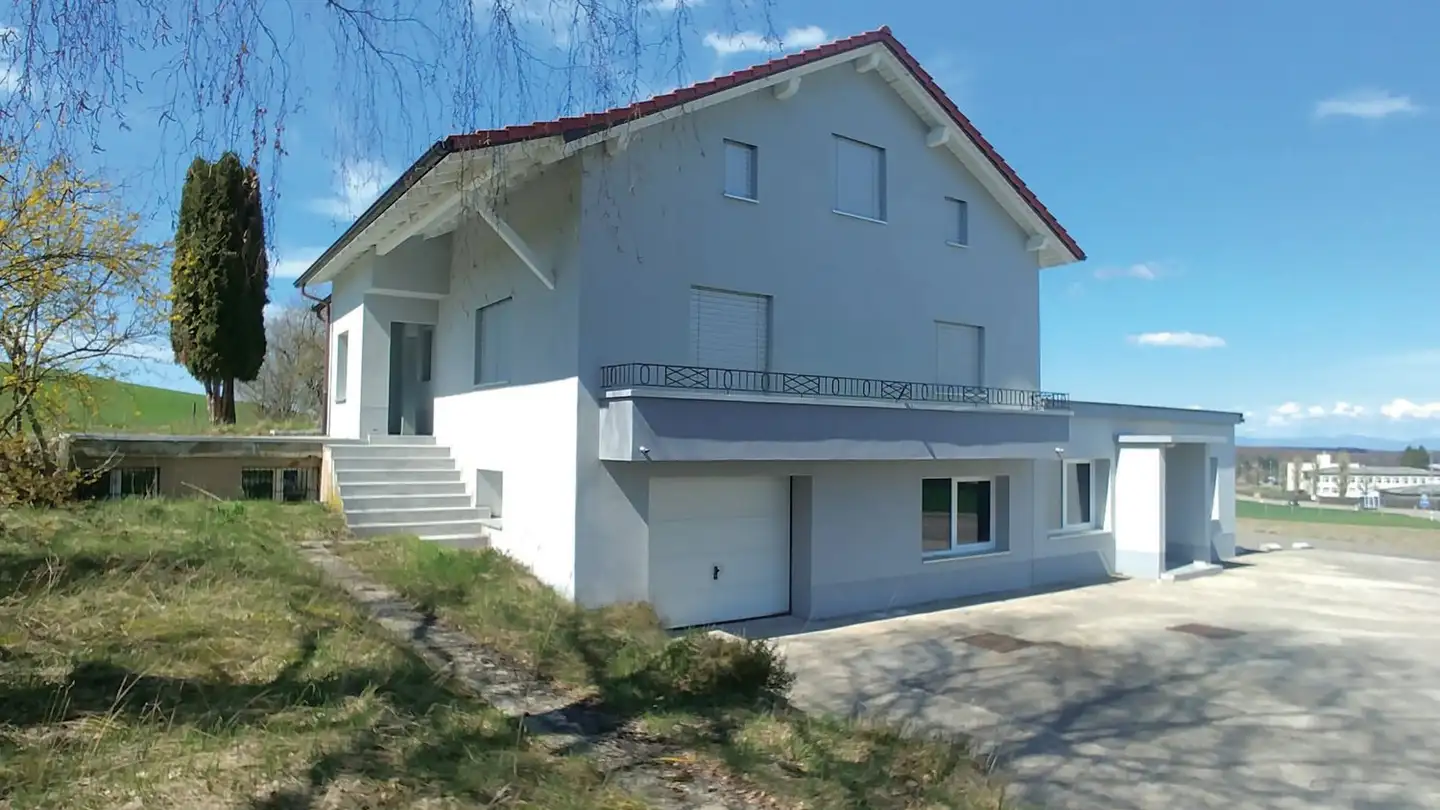 Mischgenutztes Gebäude mieten - Route De Buix 37, 2915 Bure