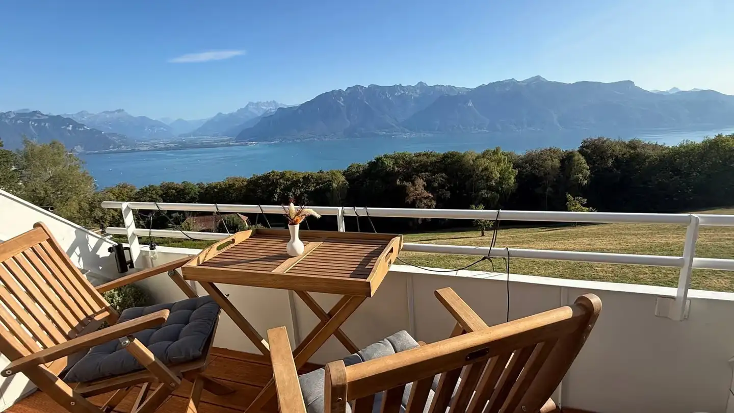 Attic flat for rent - Route De Baumaroche, 1801 Le Mont-Pèlerin - Photo 2