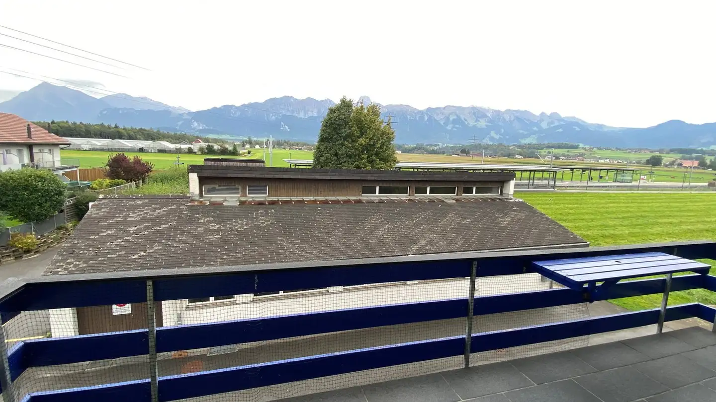 Attic flat for rent - Allmendstrasse 94, 3661 Uetendorf - Photo 2