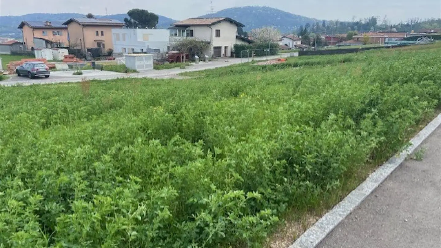 Terreno edificabile in vendita - 6855 Stabio
