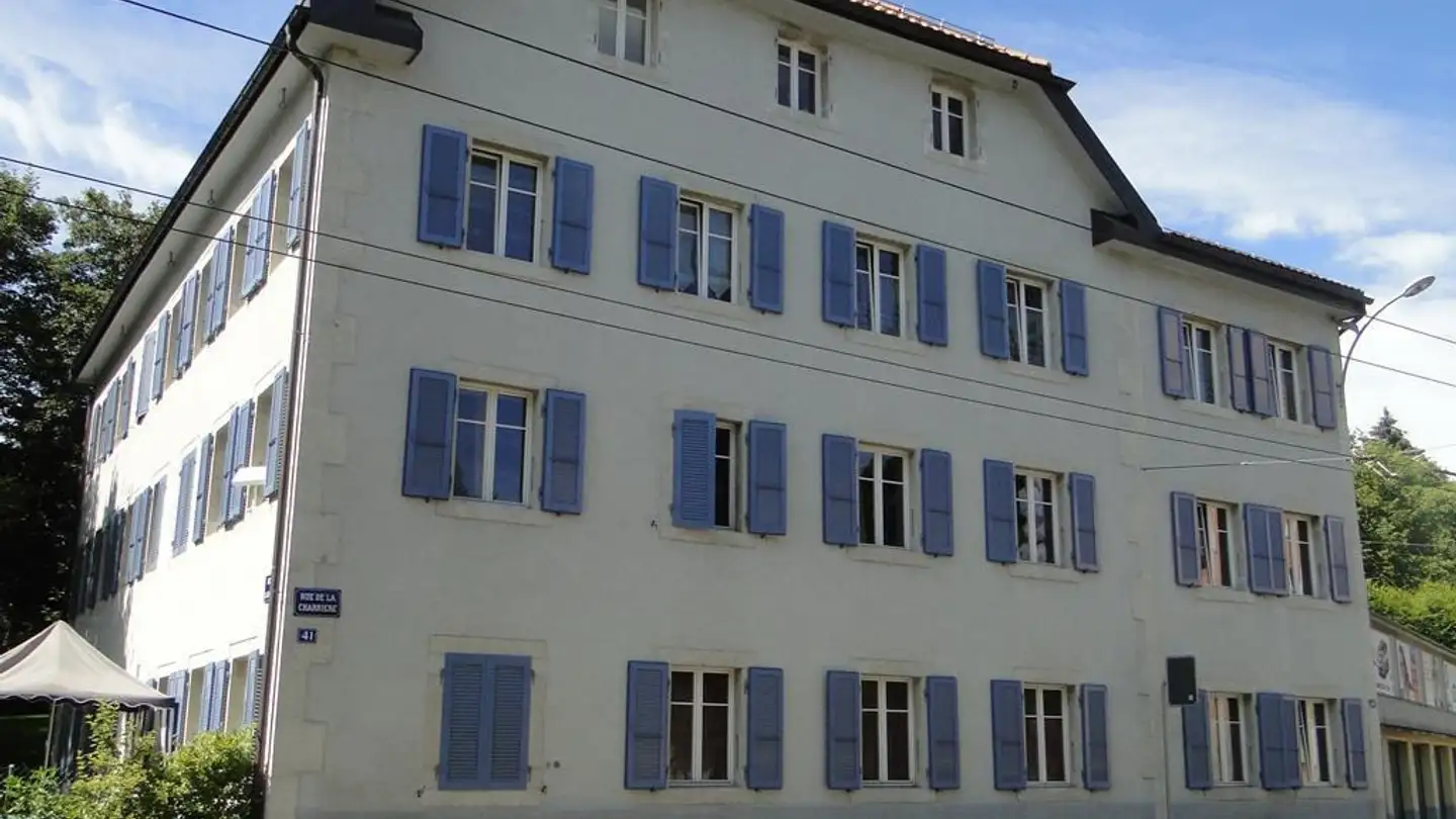 Appartement à louer - Rue De La Charrière, 2300 La Chaux-de-Fonds - Photo 2