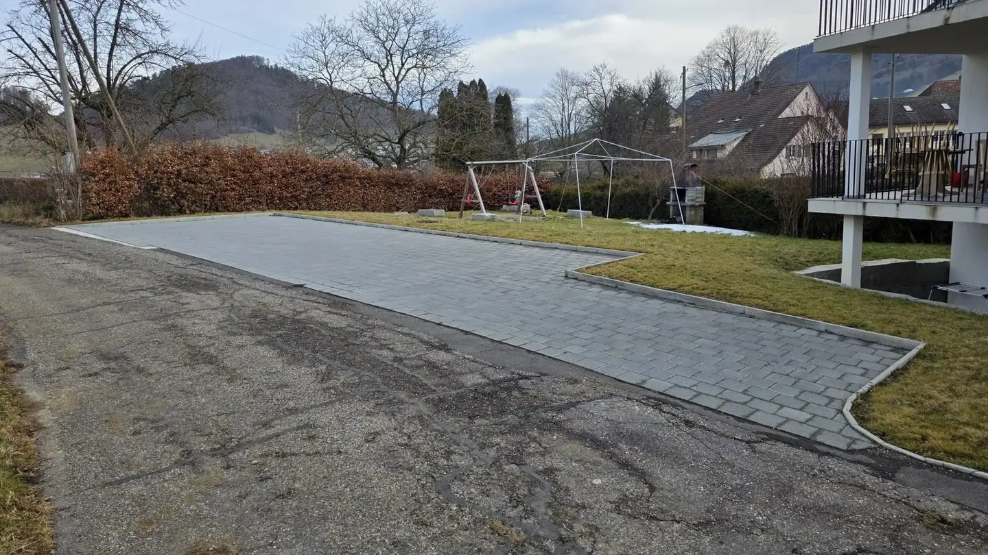 Place de parking extérieure à louer - Oberkirch 33, 4234 Zullwil - Photo 3