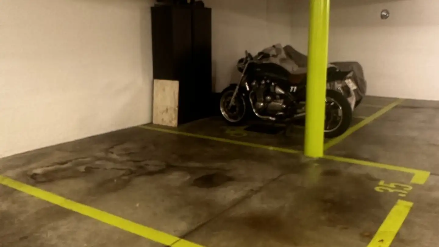 Single garage for rent - Chemin Vert / Grünweg 2a, 2502 Biel/Bienne