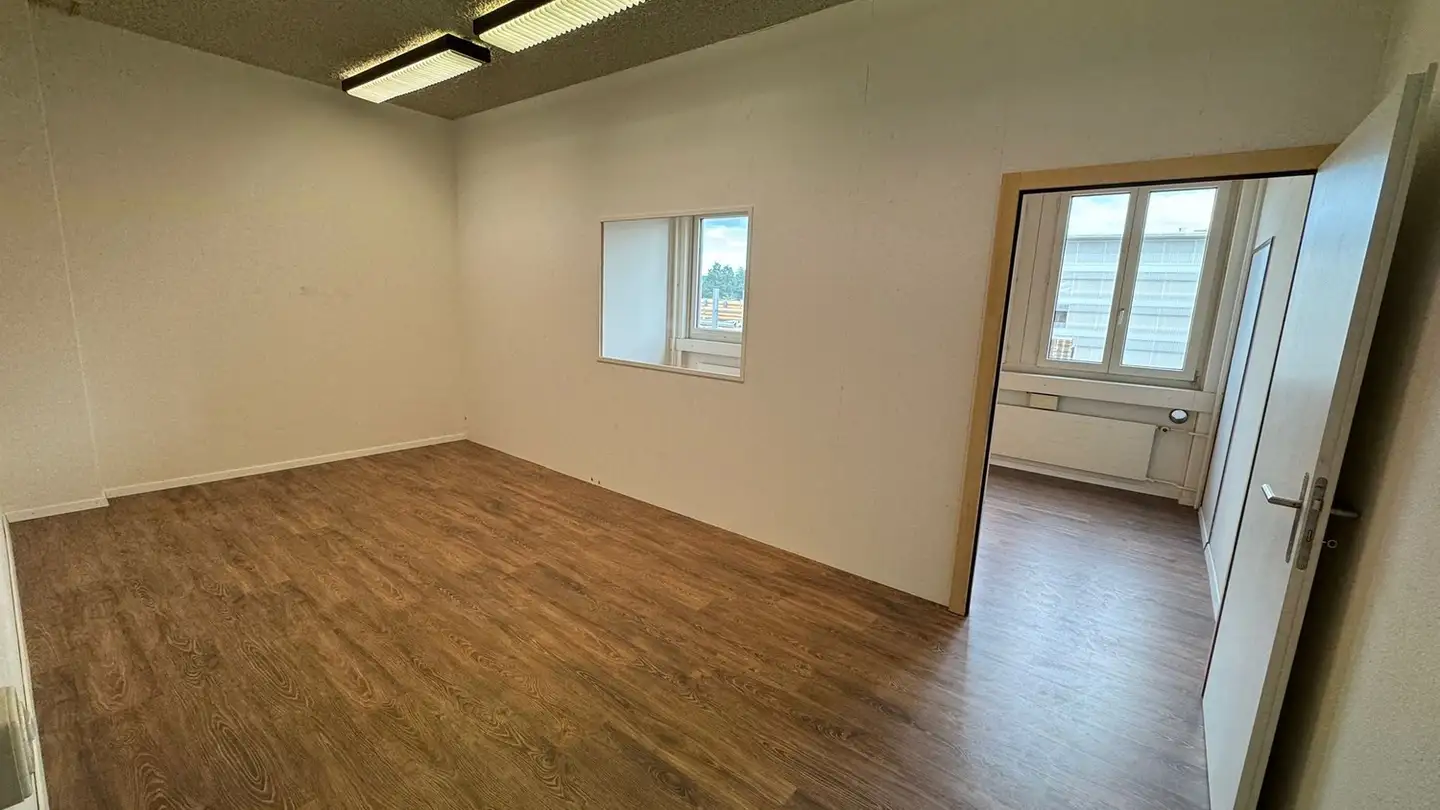 Office space for rent - Sumpfstrasse 24, 6312 Steinhausen