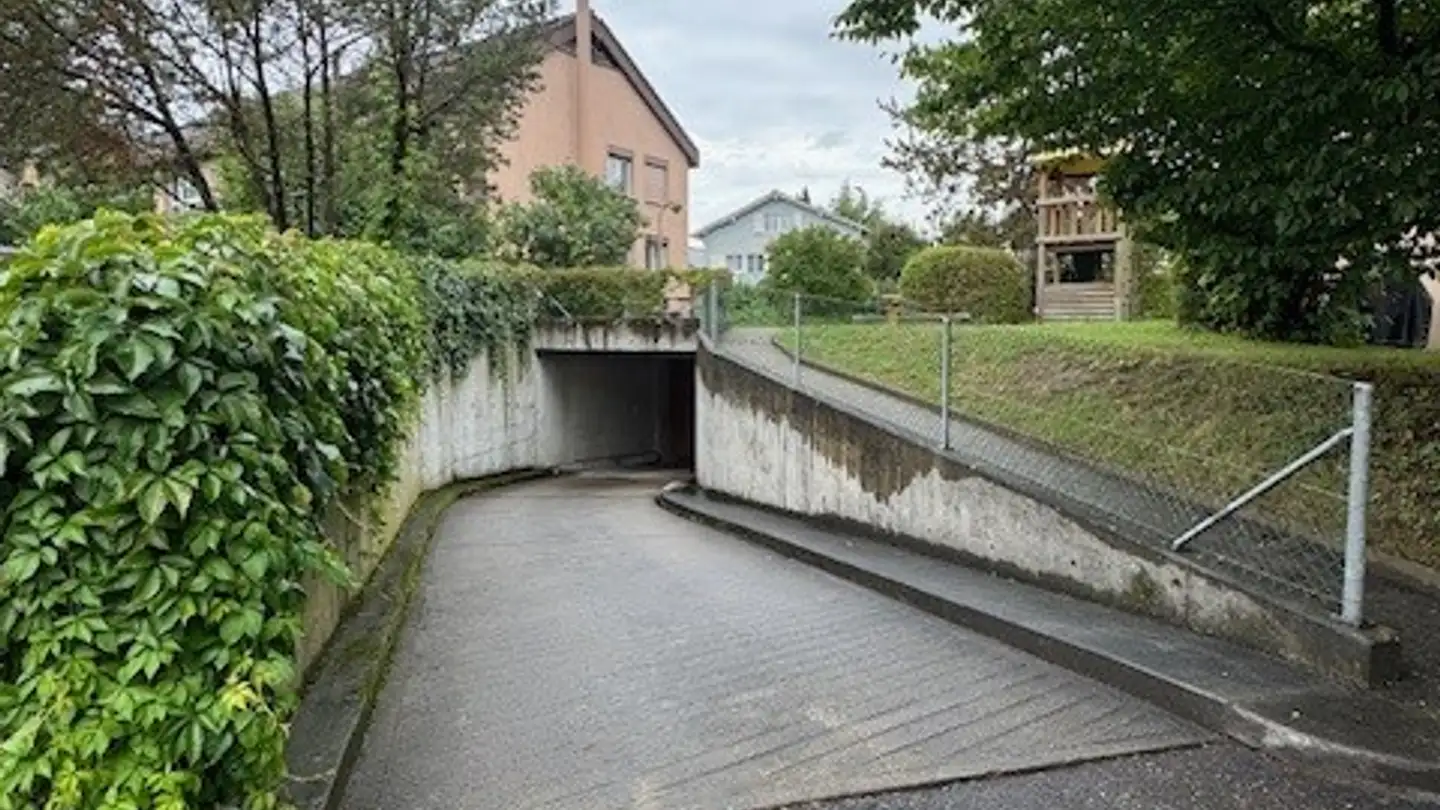 Place de parking souterraine à louer - Wohlenstrasse 25, 3043 Uettligen
